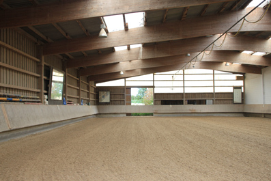 Reithalle 40 m x 20 m